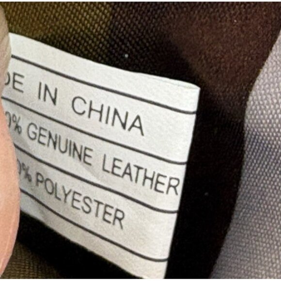 *New Clarks Leather Coin Purse Purple Plum Zipper Key Chain Credit Card Holder - Picture 4 of 4